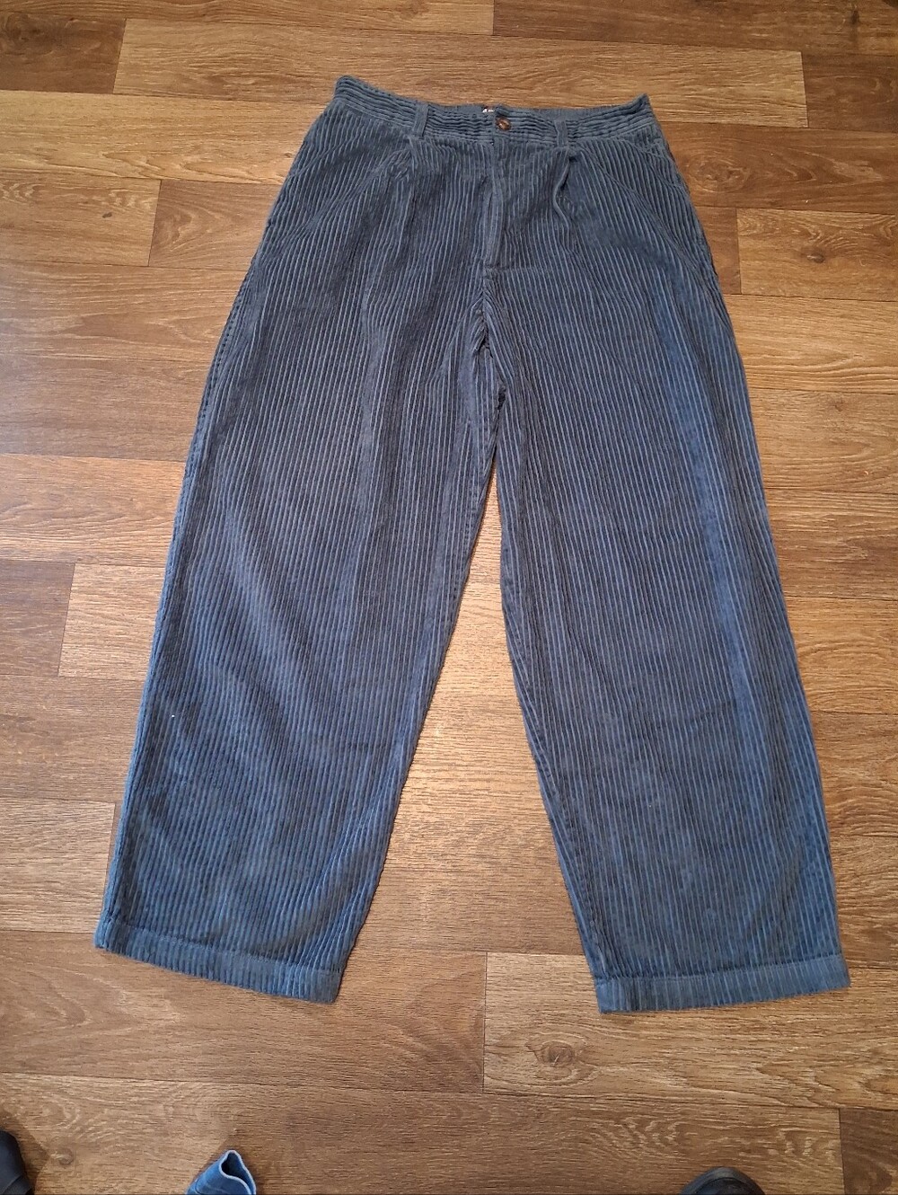 Urban Outfitters Women Corduroy Pants in Charcoal Sz M
